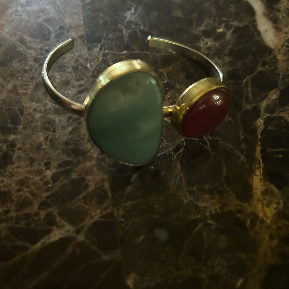 Artisan bracelet stone has a natural flaw not damage. - Picture 3 of 6